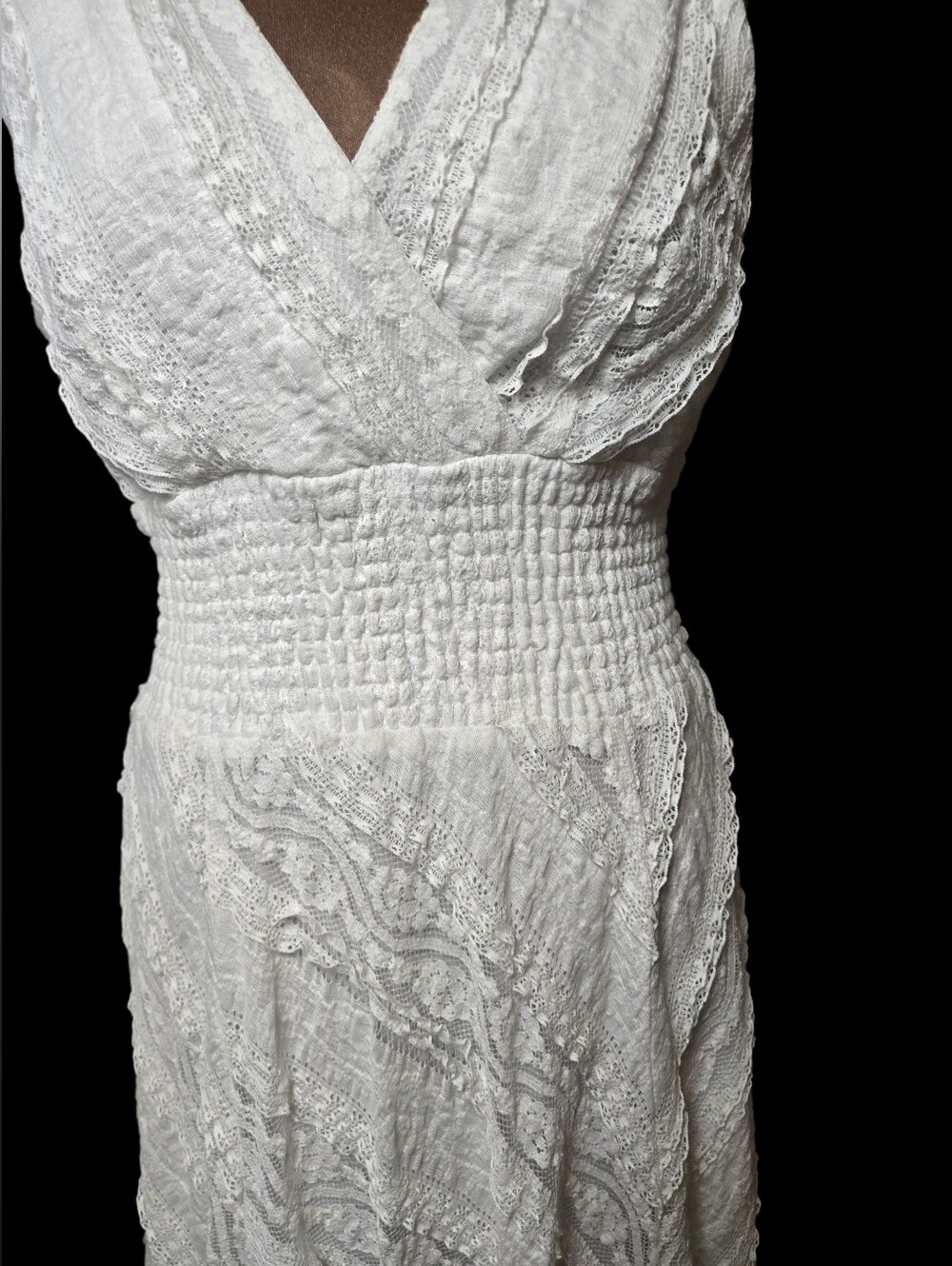 Women's White Eyelet V-Neck Dress Smocked Lace Beachy Resort Wedding Size 6 - Picture 3 of 10